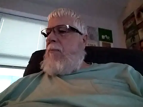 Snapshot of Futura_intx chatting on 09/18/25, 01:02 Futura intx online show from 09/18/25, 01:02