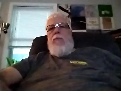 Snapshot of Futura_intx chatting on 09/20/25, 12:00 Futura intx online show from 09/20/25, 12:00