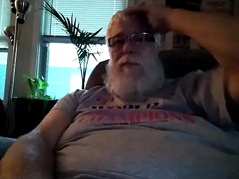 Snapshot of Futura_intx chatting on 09/30/25, 11:32 Futura intx online show from 09/30/25, 11:32