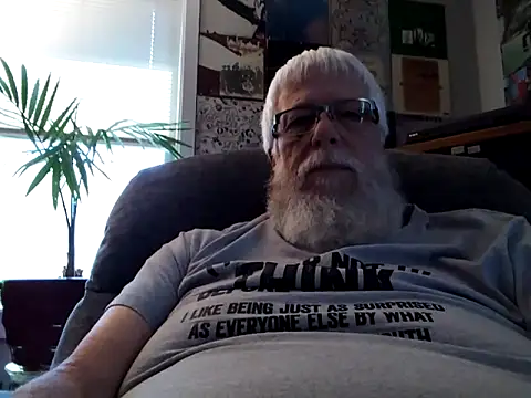 Snapshot of Futura_intx chatting on 10/12/25, 05:45 Futura intx online show from 10/12/25, 05:45