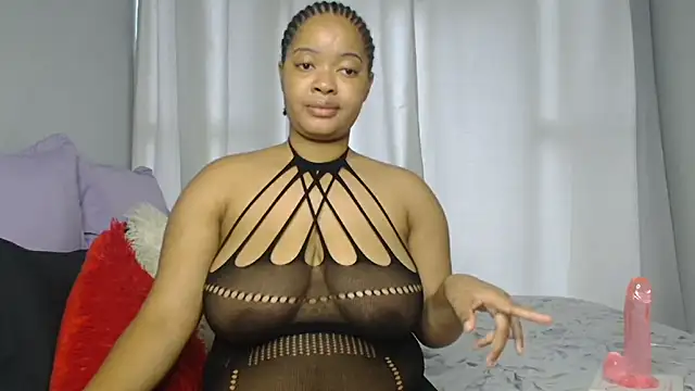 Snapshot of sexytinashe21 chatting on 01/13/25, 01:17 sexytinashe21 online show from 01/13/25, 01:17
