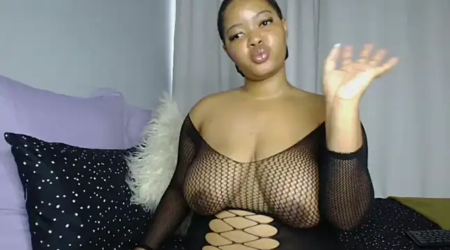 Snapshot of sexytinashe21 chatting on 02/19/25, 05:16 sexytinashe21 online show from 02/19/25, 05:16