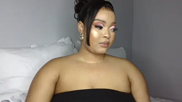 Snapshot of sexytinashe21 chatting on 09/19/25, 10:21 sexytinashe21 online show from 09/19/25, 10:21