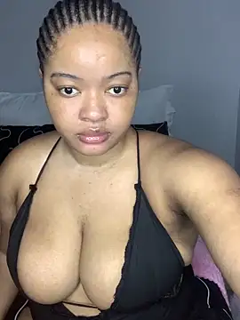 Snapshot of sexytinashe21 chatting on 10/15/25, 07:25 sexytinashe21 online show from 10/15/25, 07:25