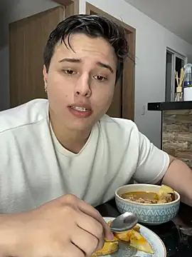 Snapshot of Thom_Ohtani chatting on 01/07/25, 02:20 Thom Ohtani online show from 01/07/25, 02:20