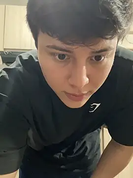 Snapshot of Thom_Ohtani chatting on 01/12/25, 01:42 Thom Ohtani online show from 01/12/25, 01:42