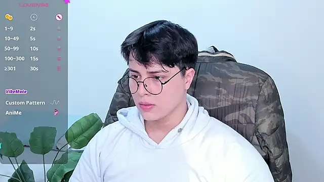 Snapshot of Thom_Ohtani chatting on 09/09/25, 09:58 Thom Ohtani online show from 09/09/25, 09:58