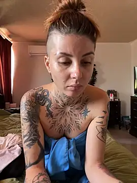 Izy cute  online show from 02/17/26, 05:41