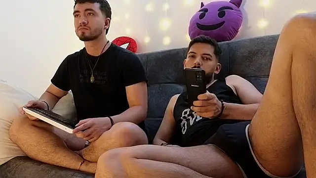 Snapshot of ErickBrant chatting on 02/11/25, 12:06 ErickBrant online show from 02/11/25, 12:06