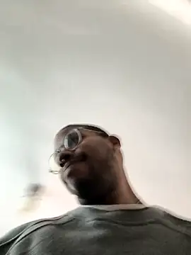 Snapshot of THEGOATHL chatting on 09/27/25, 04:34 THEGOATHL online show from 09/27/25, 04:34