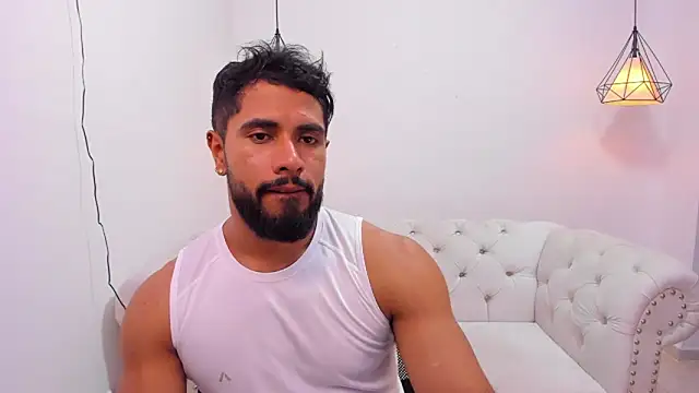 Santiago huntt online show from 12/03/24, 04:39