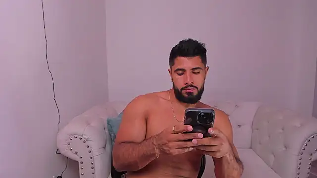 Santiago huntt online show from 12/09/24, 09:37