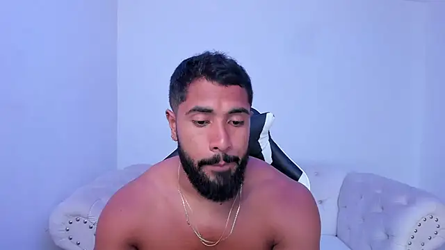 Santiago huntt online show from 10/31/25, 09:16