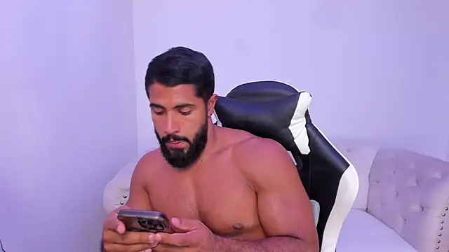 Santiago huntt online show from 11/24/25, 09:14