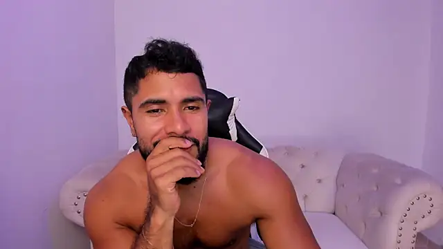 Santiago huntt online show from 03/06/26, 09:33