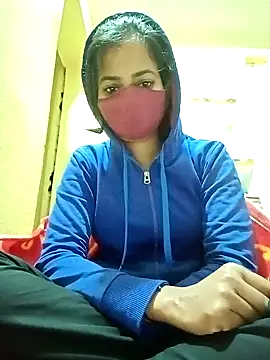 Snapshot of Pooja_cut chatting on 01/25/25, 04:35 Pooja cut online show from 01/25/25, 04:35