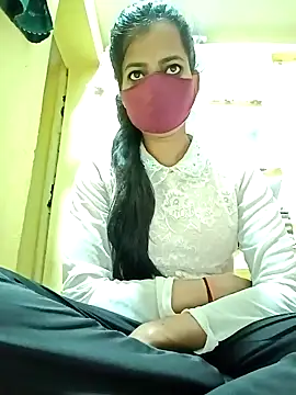 Snapshot of Pooja_cut chatting on 02/02/25, 01:12 Pooja cut online show from 02/02/25, 01:12