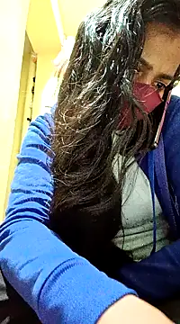 Snapshot of Pooja_cut chatting on 02/08/25, 02:04 Pooja cut online show from 02/08/25, 02:04