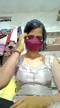 Snapshot of Pooja_cut chatting on 02/17/25, 06:15 Pooja cut online show from 02/17/25, 06:15