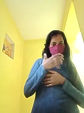 Snapshot of Pooja_cut chatting on 02/24/25, 12:26 Pooja cut online show from 02/24/25, 12:26