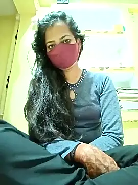 Snapshot of Pooja_cut chatting on 03/03/25, 12:37 Pooja cut online show from 03/03/25, 12:37