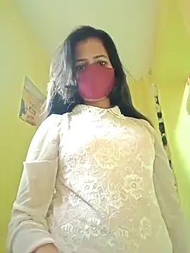 Snapshot of Pooja_cut chatting on 03/04/25, 02:27 Pooja cut online show from 03/04/25, 02:27