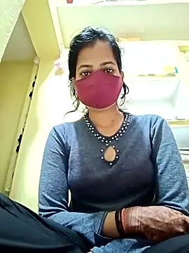 Snapshot of Pooja_cut chatting on 03/05/25, 12:49 Pooja cut online show from 03/05/25, 12:49