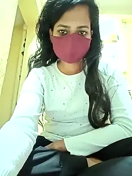 Snapshot of Pooja_cut chatting on 03/07/25, 04:44 Pooja cut online show from 03/07/25, 04:44