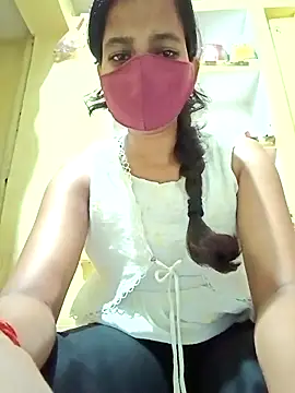 Snapshot of Pooja_cut chatting on 09/11/25, 04:40 Pooja cut online show from 09/11/25, 04:40