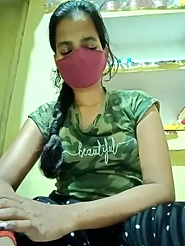Snapshot of Pooja_cut chatting on 09/14/25, 04:17 Pooja cut online show from 09/14/25, 04:17