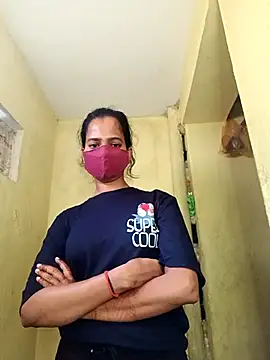 Snapshot of Pooja_cut chatting on 10/11/25, 02:44 Pooja cut online show from 10/11/25, 02:44