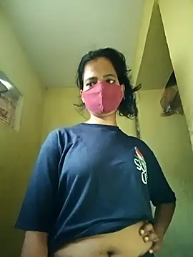 Snapshot of Pooja_cut chatting on 10/13/25, 01:38 Pooja cut online show from 10/13/25, 01:38