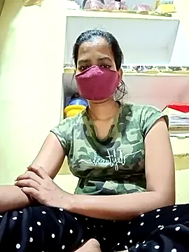 Snapshot of Pooja_cut chatting on 10/17/25, 04:31 Pooja cut online show from 10/17/25, 04:31