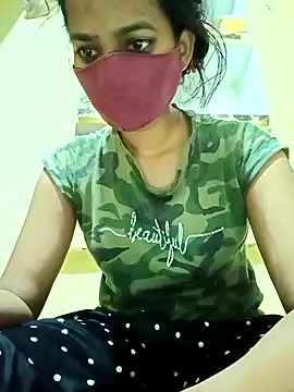 Snapshot of Pooja_cut chatting on 10/20/25, 12:33 Pooja cut online show from 10/20/25, 12:33