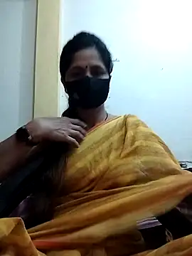 Snapshot of priyancyfun chatting on 02/14/25, 01:13 priyancyfun online show from 02/14/25, 01:13