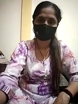 Snapshot of priyancyfun chatting on 03/05/25, 02:01 priyancyfun online show from 03/05/25, 02:01