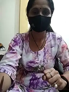 Snapshot of priyancyfun chatting on 03/05/25, 05:08 priyancyfun online show from 03/05/25, 05:08