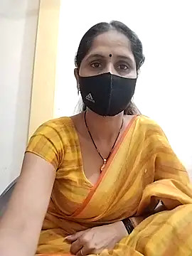 Snapshot of priyancyfun chatting on 03/06/25, 07:47 priyancyfun online show from 03/06/25, 07:47