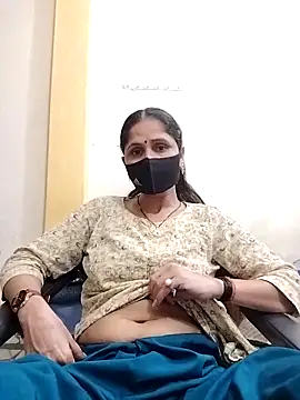 Snapshot of priyancyfun chatting on 03/13/25, 02:01 priyancyfun online show from 03/13/25, 02:01