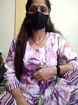 Snapshot of priyancyfun chatting on 03/14/25, 09:24 priyancyfun online show from 03/14/25, 09:24