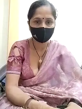 Snapshot of priyancyfun chatting on 03/18/25, 07:08 priyancyfun online show from 03/18/25, 07:08