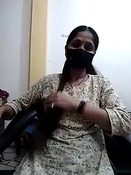 Snapshot of priyancyfun chatting on 03/18/25, 01:42 priyancyfun online show from 03/18/25, 01:42