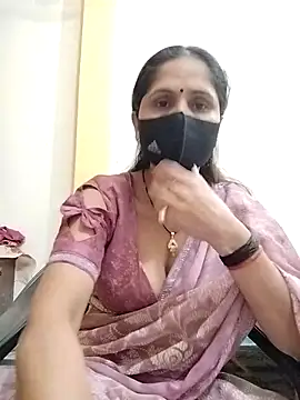 Snapshot of priyancyfun chatting on 03/18/25, 04:48 priyancyfun online show from 03/18/25, 04:48