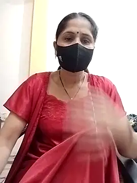 Snapshot of priyancyfun chatting on 03/21/25, 10:17 priyancyfun online show from 03/21/25, 10:17