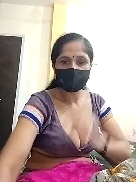 Snapshot of priyancyfun chatting on 09/18/25, 05:26 priyancyfun online show from 09/18/25, 05:26