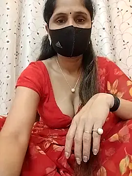 Snapshot of priyancyfun chatting on 10/11/25, 05:44 priyancyfun online show from 10/11/25, 05:44