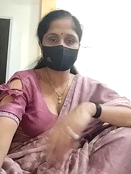 Snapshot of priyancyfun chatting on 10/14/25, 05:25 priyancyfun online show from 10/14/25, 05:25