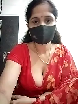 Snapshot of priyancyfun chatting on 11/02/25, 04:37 priyancyfun online show from 11/02/25, 04:37