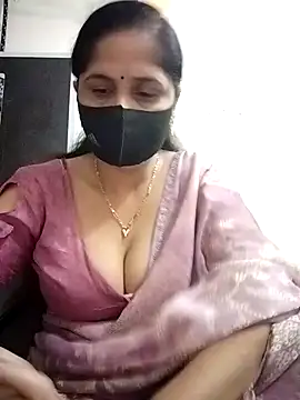 Snapshot of priyancyfun chatting on 11/03/25, 01:51 priyancyfun online show from 11/03/25, 01:51