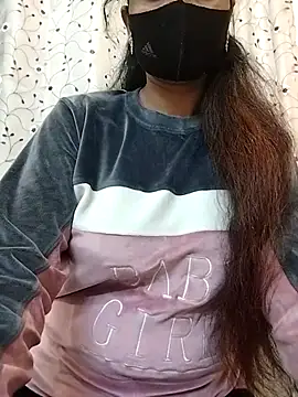 Snapshot of priyancyfun chatting on 11/09/25, 04:38 priyancyfun online show from 11/09/25, 04:38